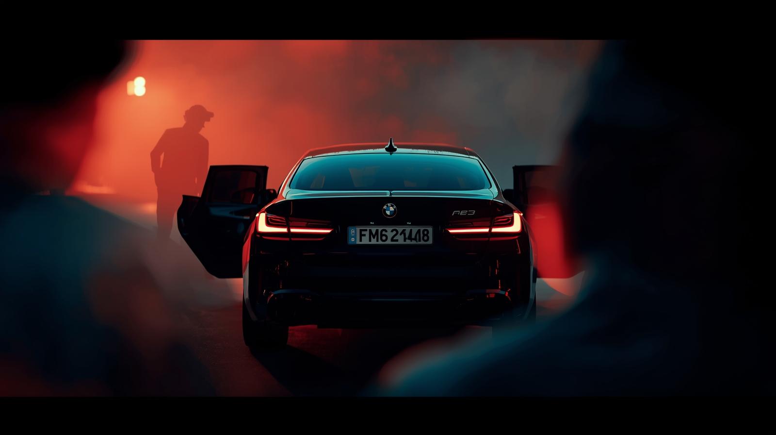 złodzieje kradną samochody premium